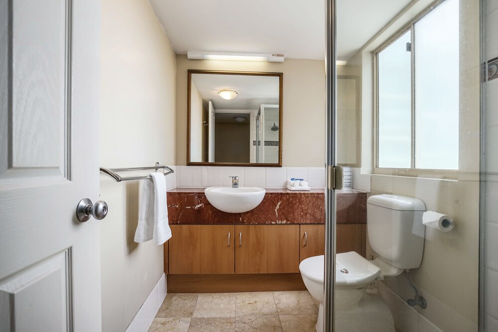 2 Bedroom Ocean Superior - Bathroom