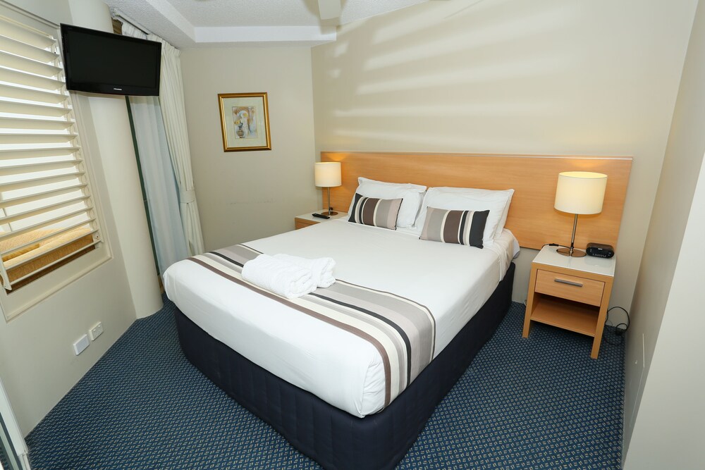 1 Bedroom Apartment (Low Floor) - Guestroom