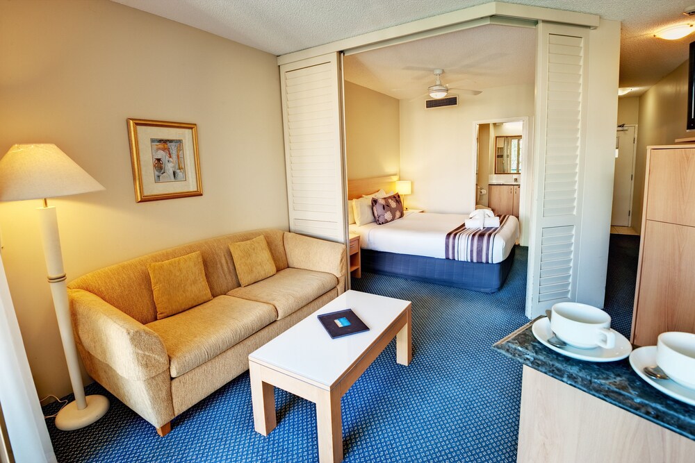 Studio Resort Suite - Living Area