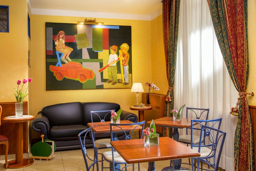 Hotel Bar