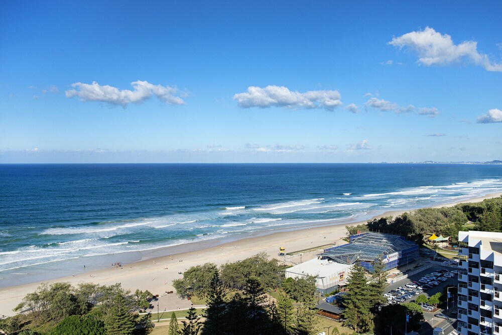 1 Bedroom Ocean View Apt - Guestroom View