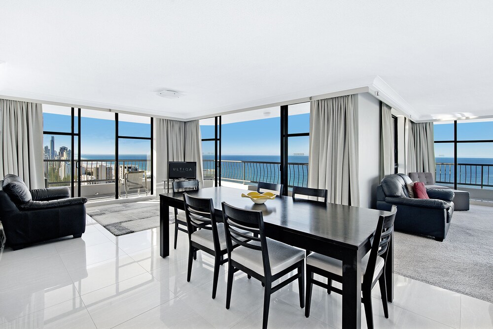 Superior Penthouse, 3 Bedrooms, Ocean View - In-Room Dining