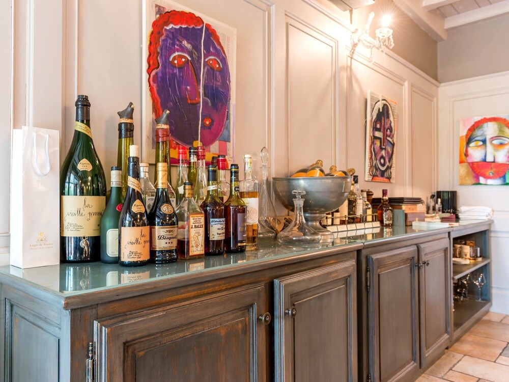 Hotel Bar