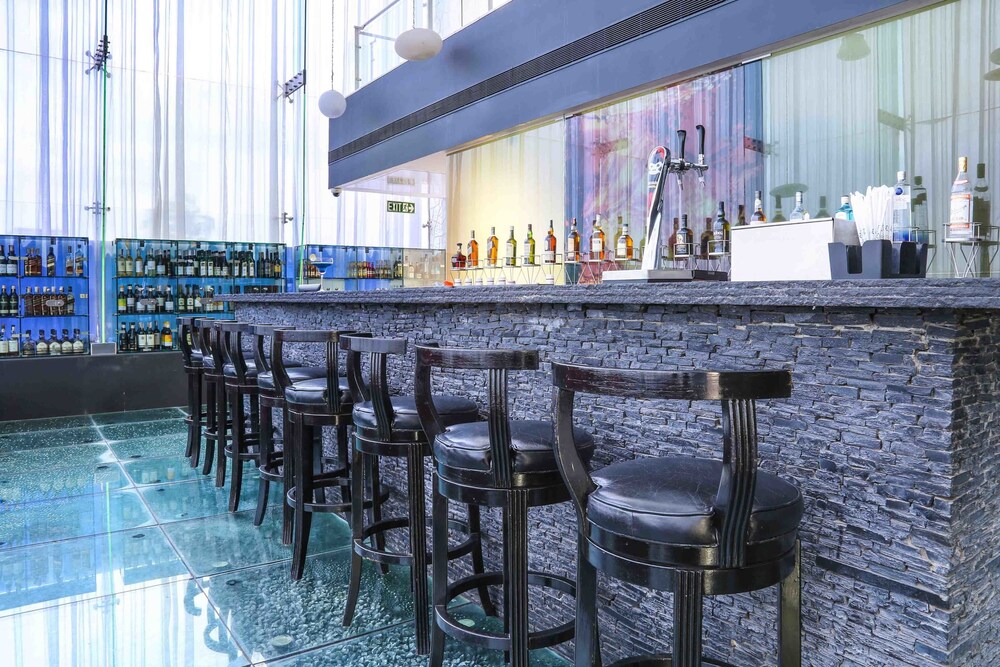 Hotel Bar