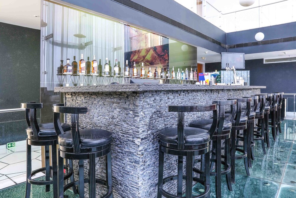 Hotel Bar