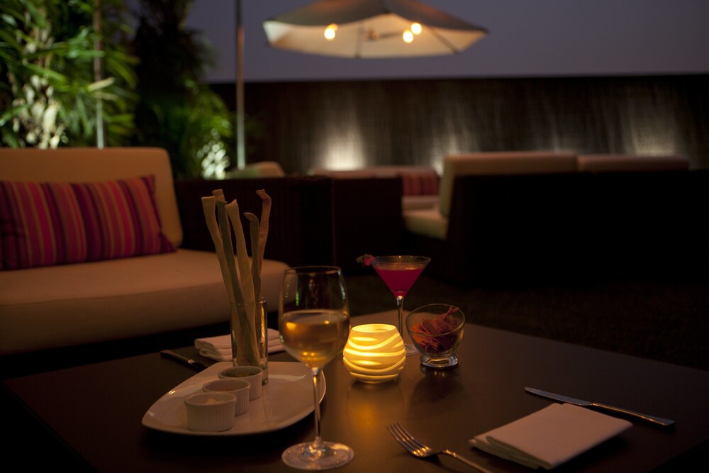 Hotel Lounge