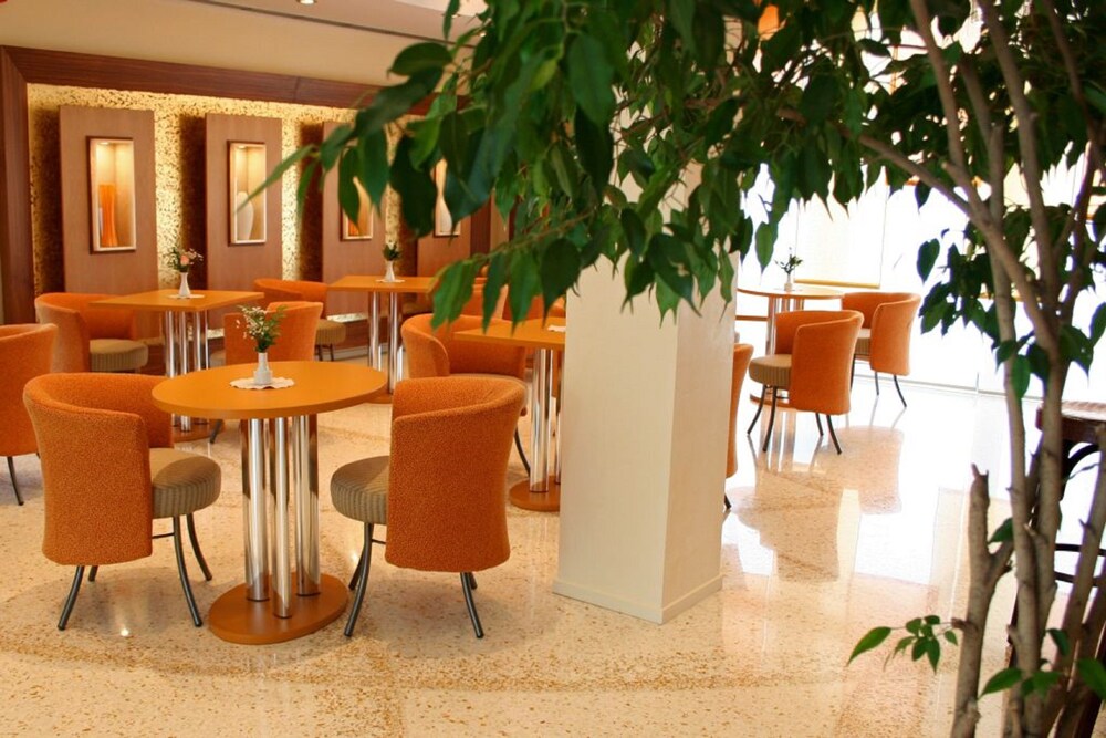 Hotel Lounge