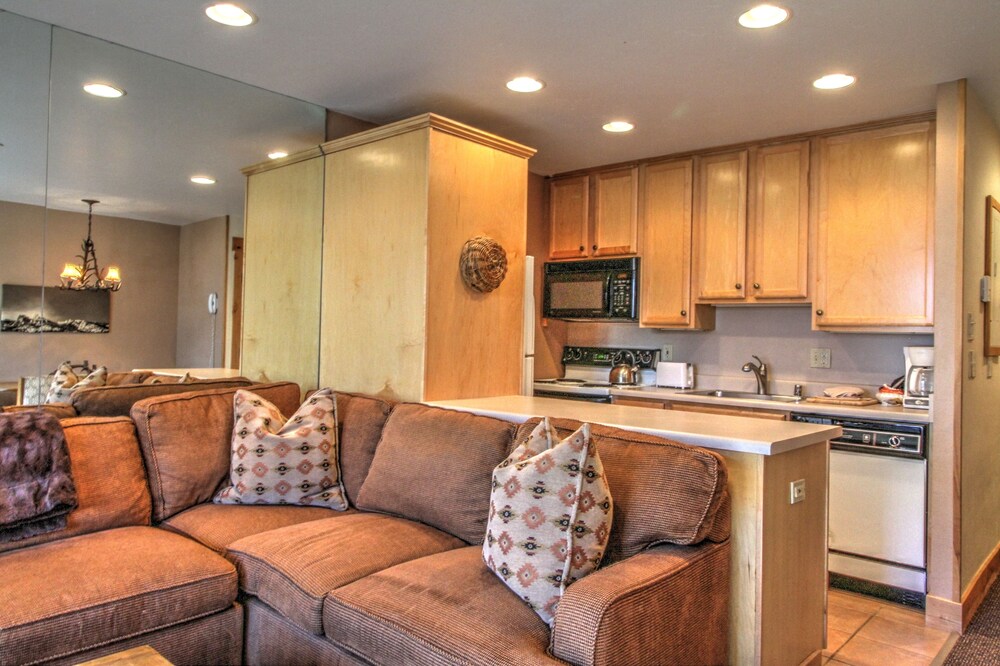 Room, 1 Bedroom, Tower (Landmark West) - Guestroom