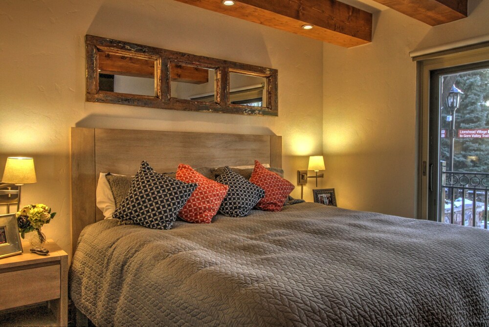 Room, 2 Bedrooms (Landmark East Tower) - Guestroom