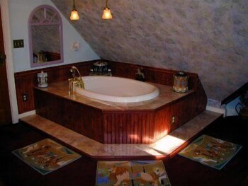 Deep Soaking Bathtub