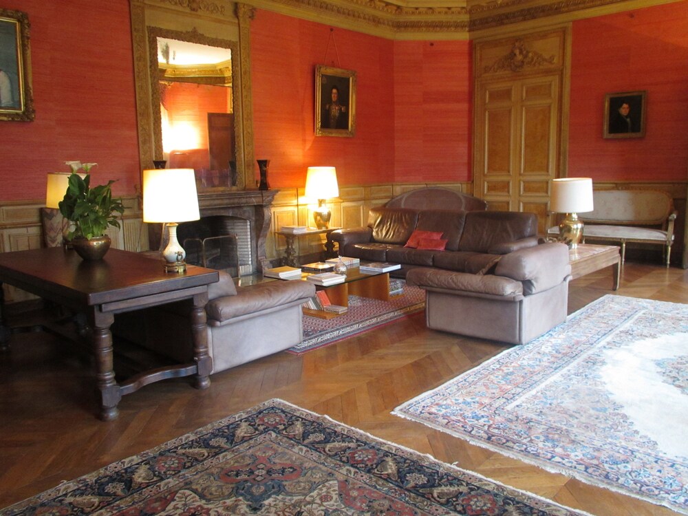 Executive Lounge
