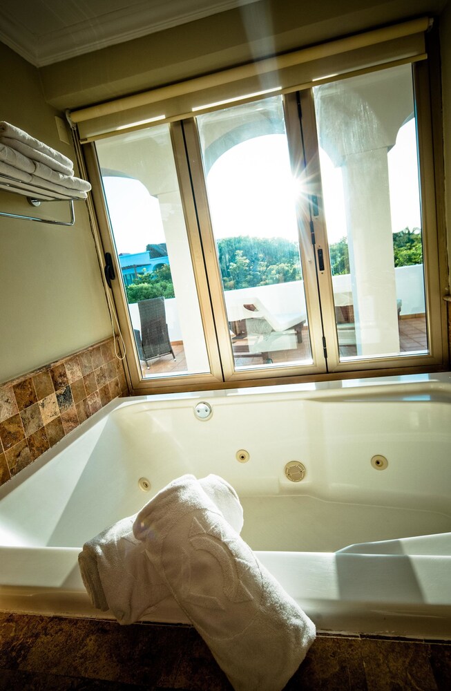 Jetted Tub
