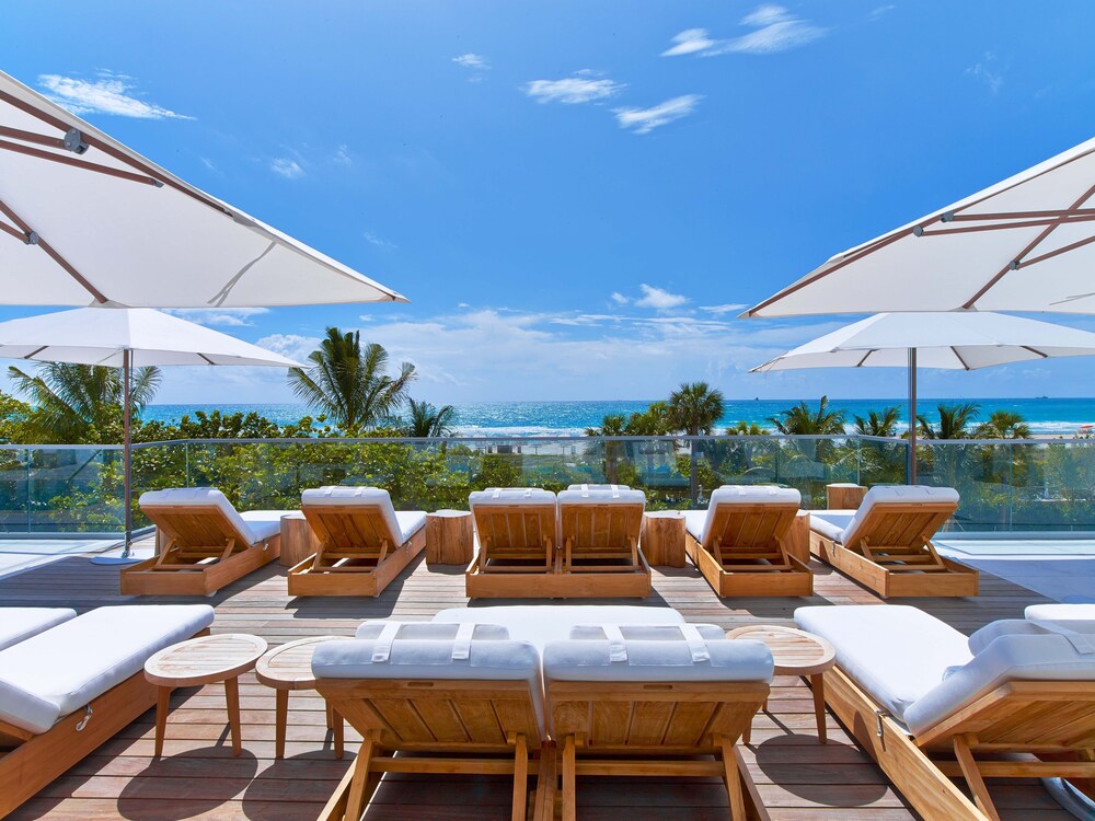 Sundeck, 1 Hotel South Beach