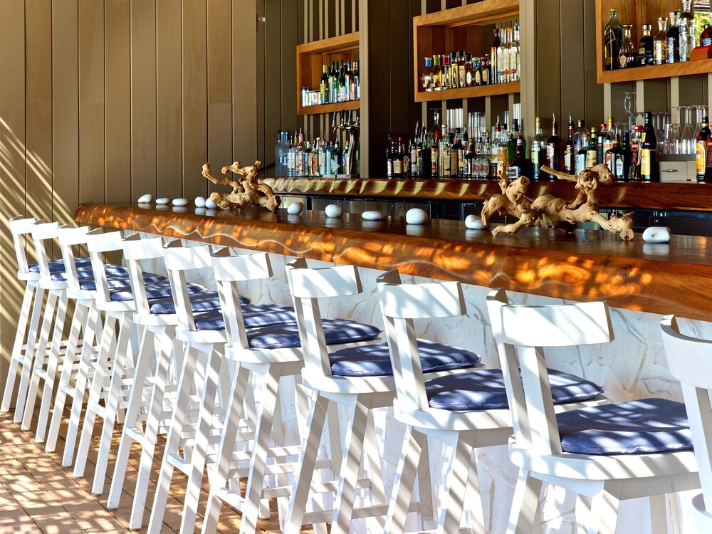 Poolside bar, 1 Hotel South Beach