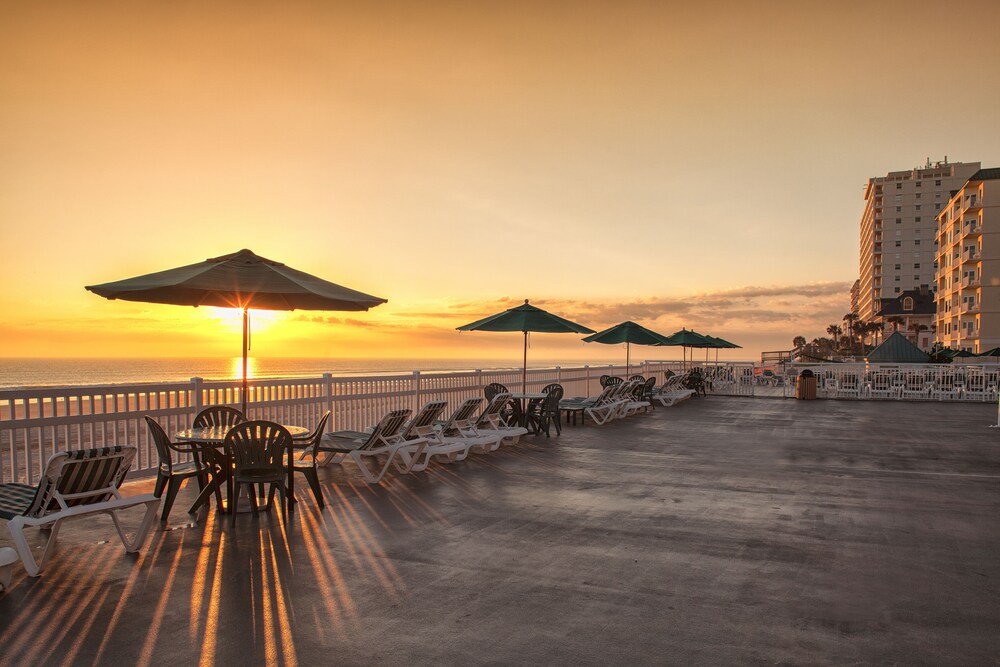 Sundeck