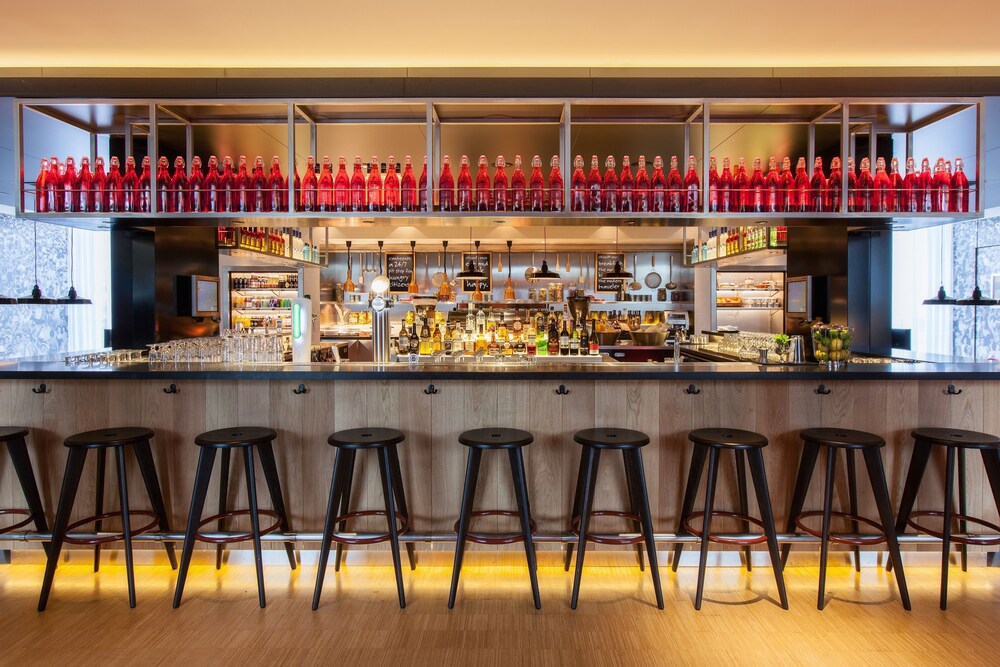 Hotel Bar