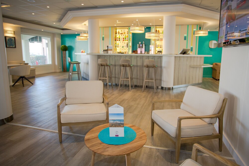 Hotel Lounge