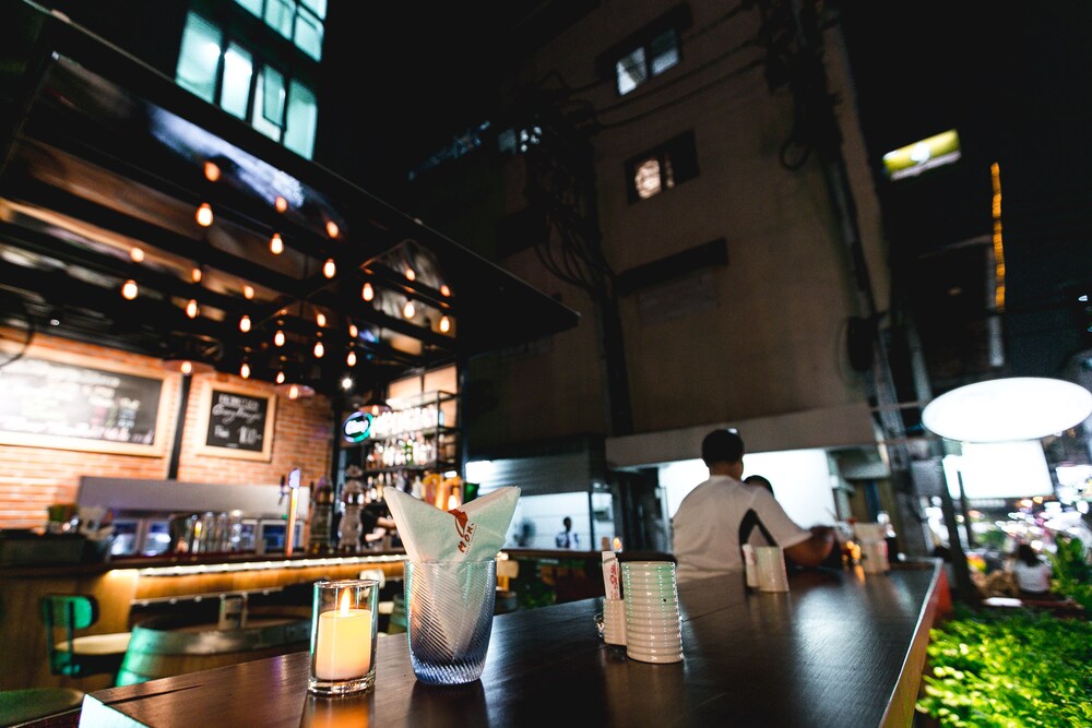 Hotel Bar