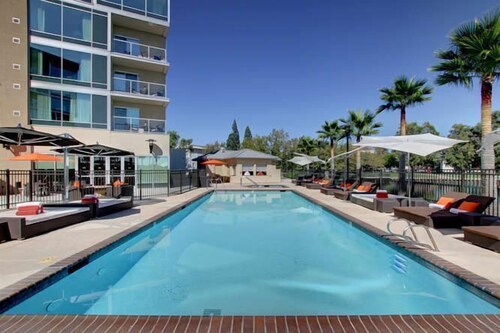 Exercise/lap pool, University Plaza Waterfront Hotel