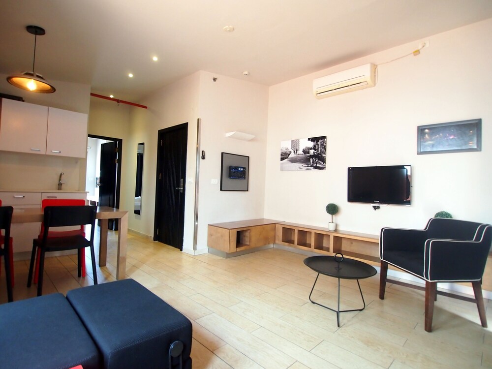 Penthouse, Balcony, City View - Living Area
