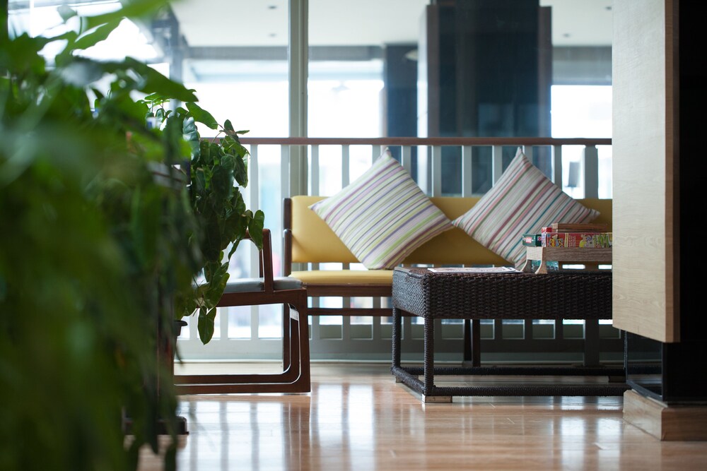 Executive Lounge