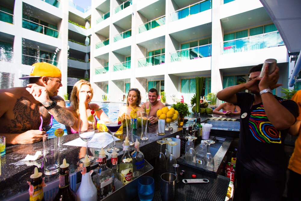 Poolside Bar