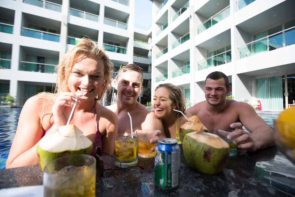 Poolside Bar