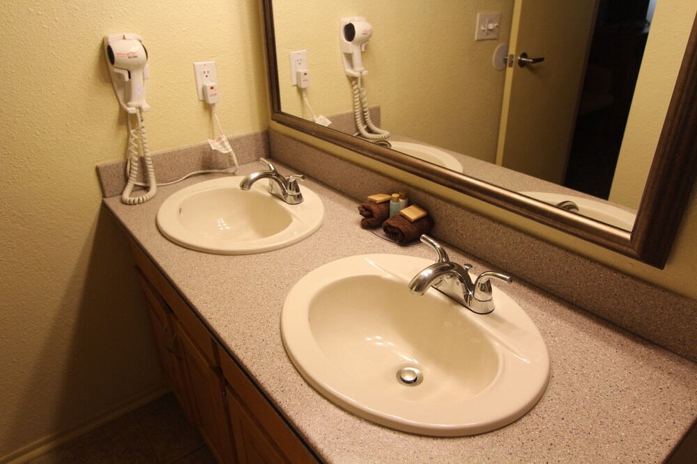 Condo, 3 Bedrooms - Bathroom