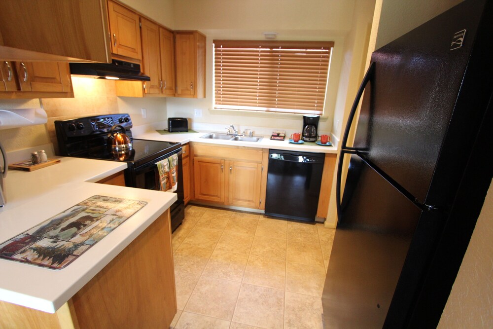 Condo, 2 Bedrooms - In-Room Kitchen