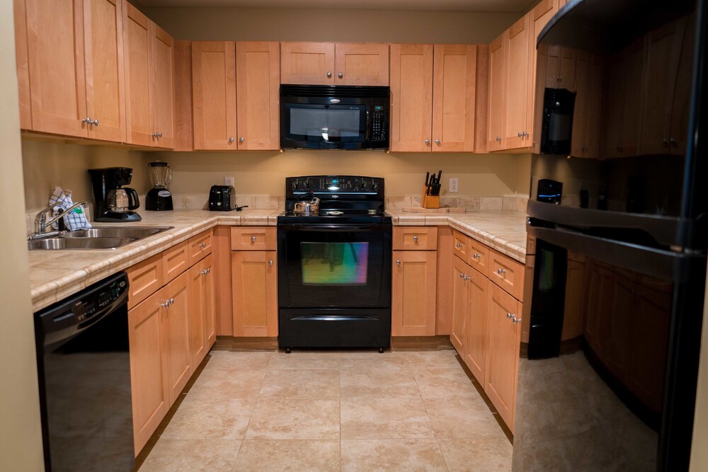 2 Bedroom Condo, Full Kitchen, Gulf View - In-Room Kitchen
