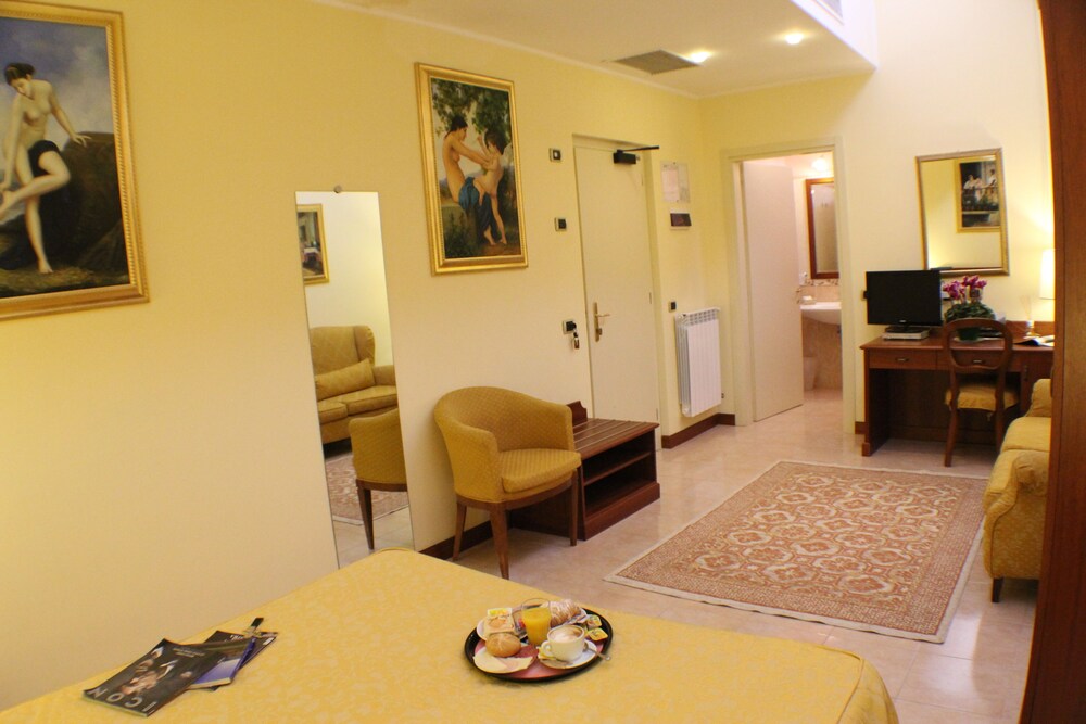 Guestroom