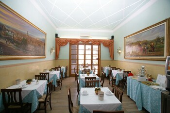 Food Court