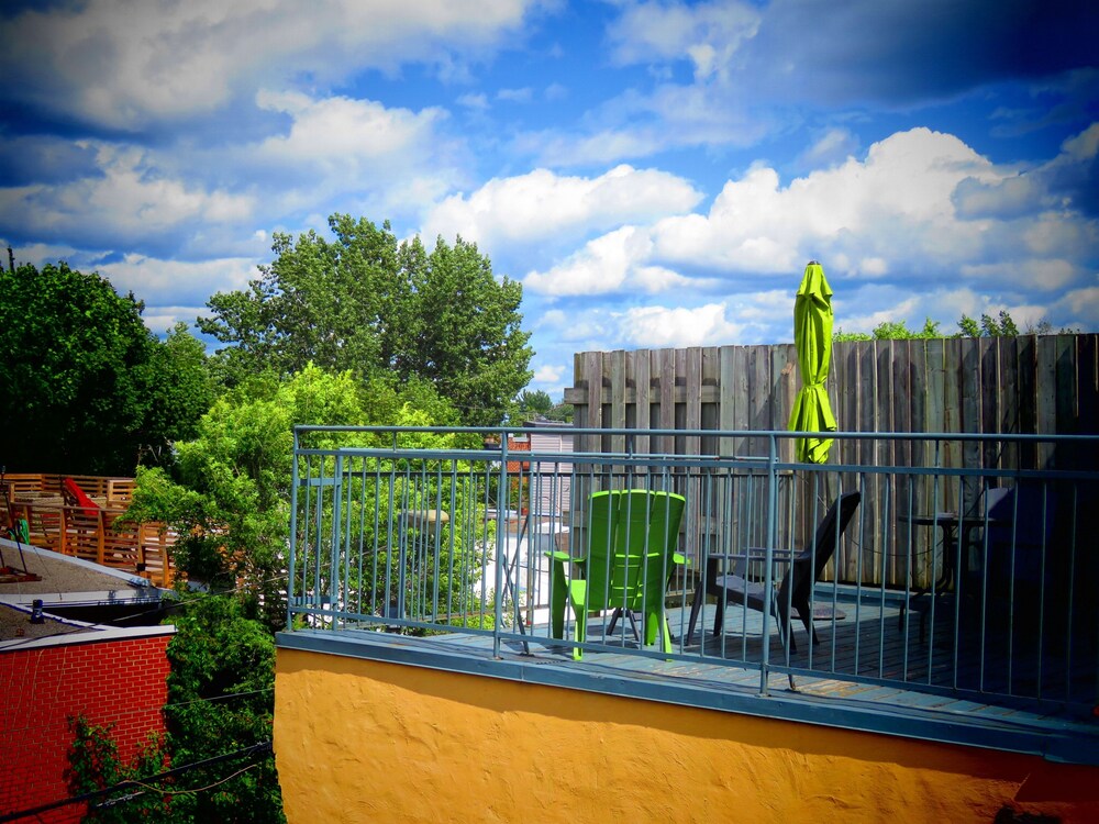Courtyard View
