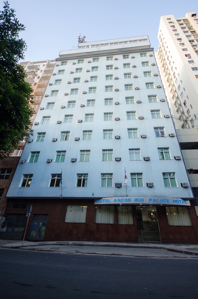 ด้านหน้าของโรงแรม