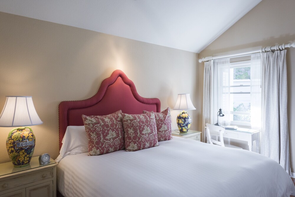Luxury Cottage, 1 King Bed - Guestroom