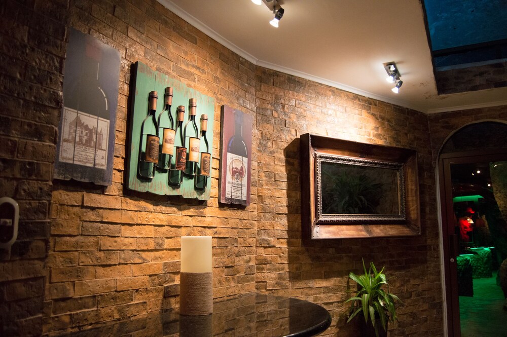 Hotel Bar