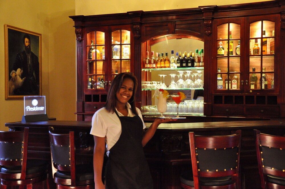 Hotel Bar