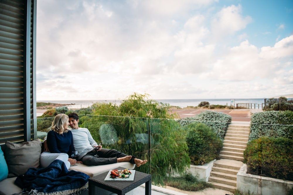 4 Bedroom Beach House - Balcony