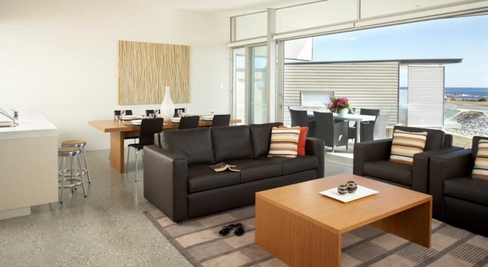 3 Bedroom Beach House - Living Area