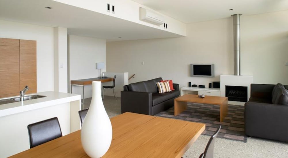 2 Bedroom Ocean View Villa - Living Area