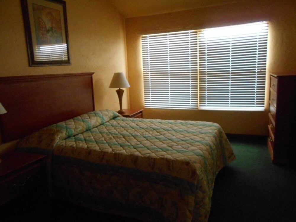Fishermens Village Vacation Villa, 2 Bedrooms - Guestroom