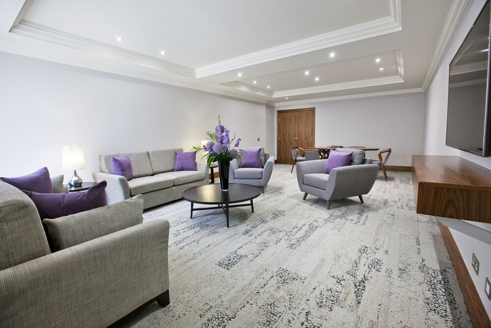 Luxury Apartment, 2 Bedrooms - Living Room