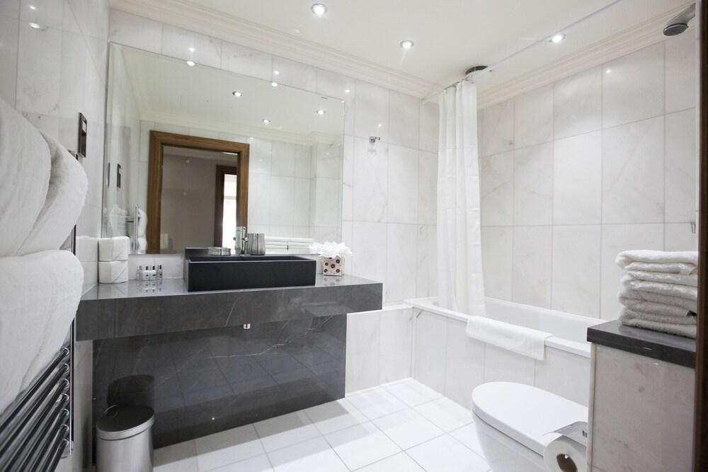 Superior Apartment, 3 Bedrooms - Bathroom
