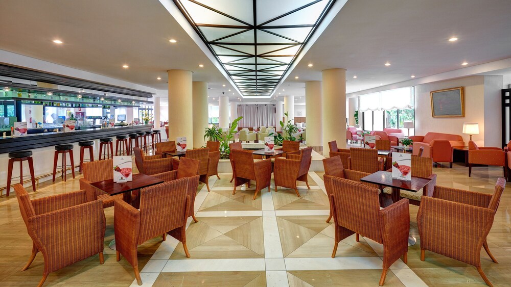 Hotel Bar