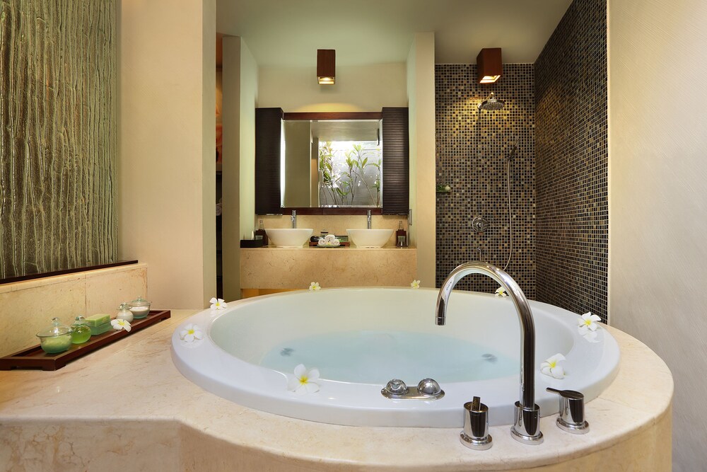 Jetted Tub