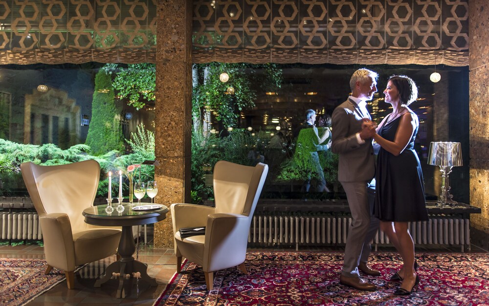 Hotel Bar