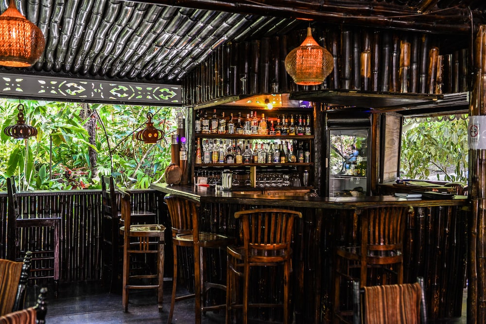 Hotel Bar