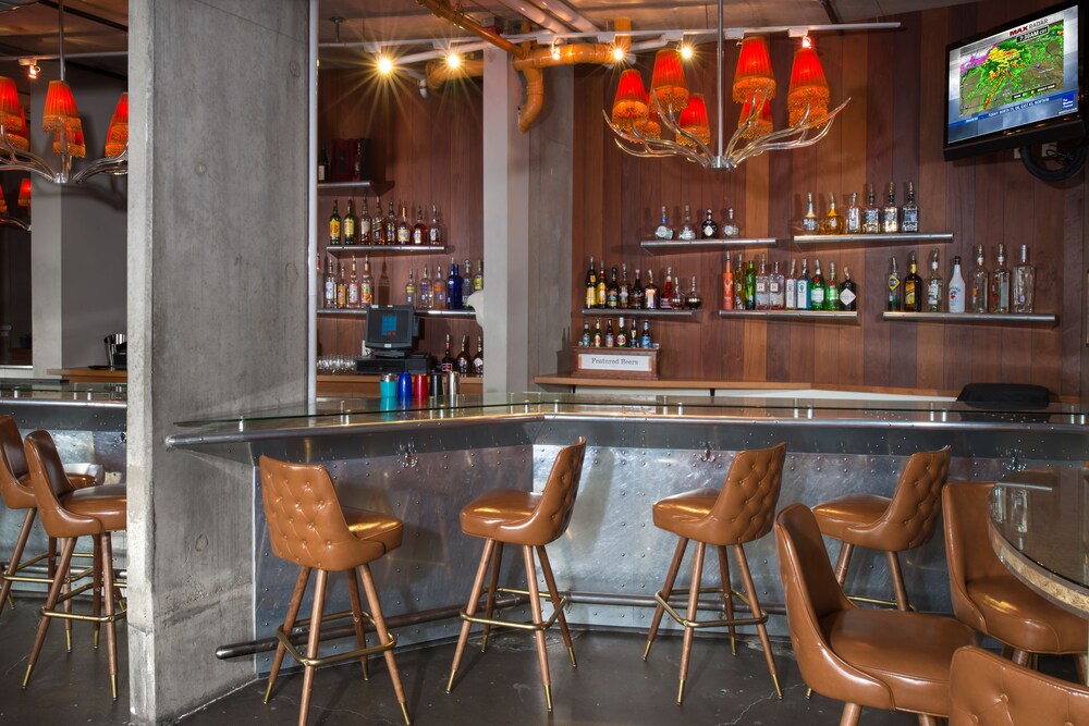 Hotel Bar