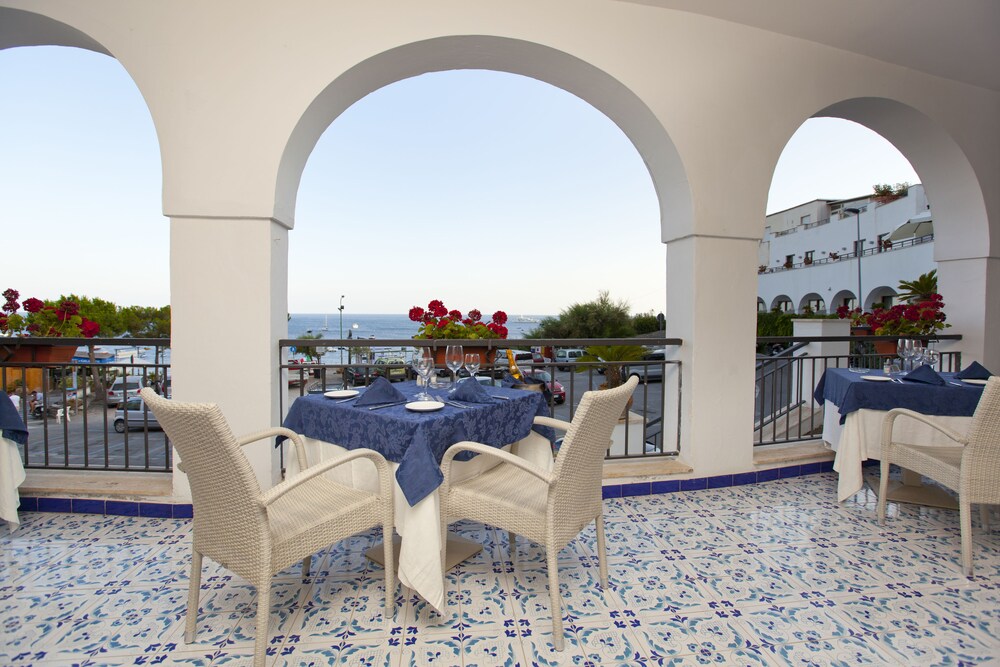 Hotel Bar