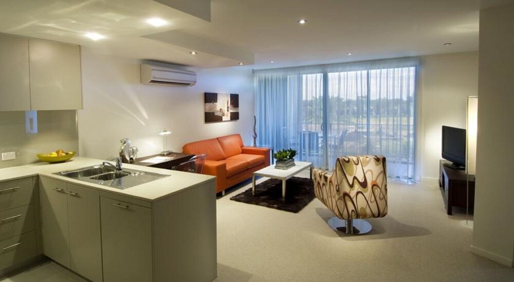 Deluxe Suite, 1 Bedroom - Living Area